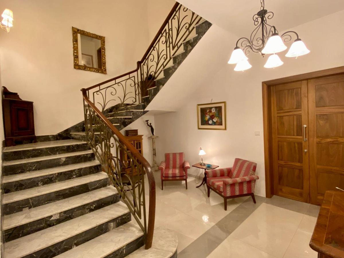 Maltese Garden Villa Моста Экстерьер фото